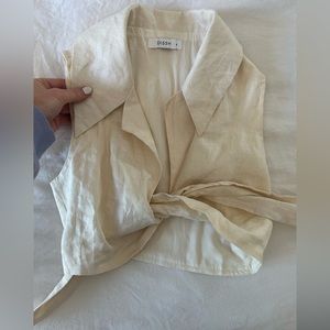DISSH collared tie front crop top